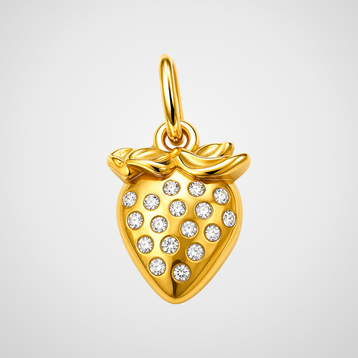 Charm fraise dorée sertie de strass De Nada Paris